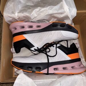 On Running tennis shoes